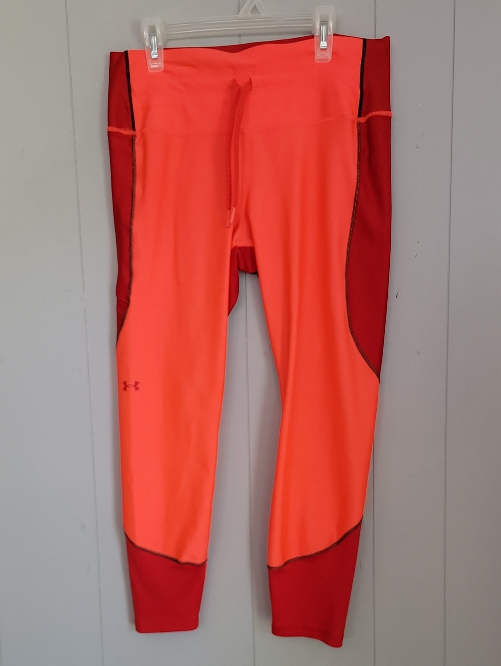 Under Armour Women's Pants Large Orange Cropped
